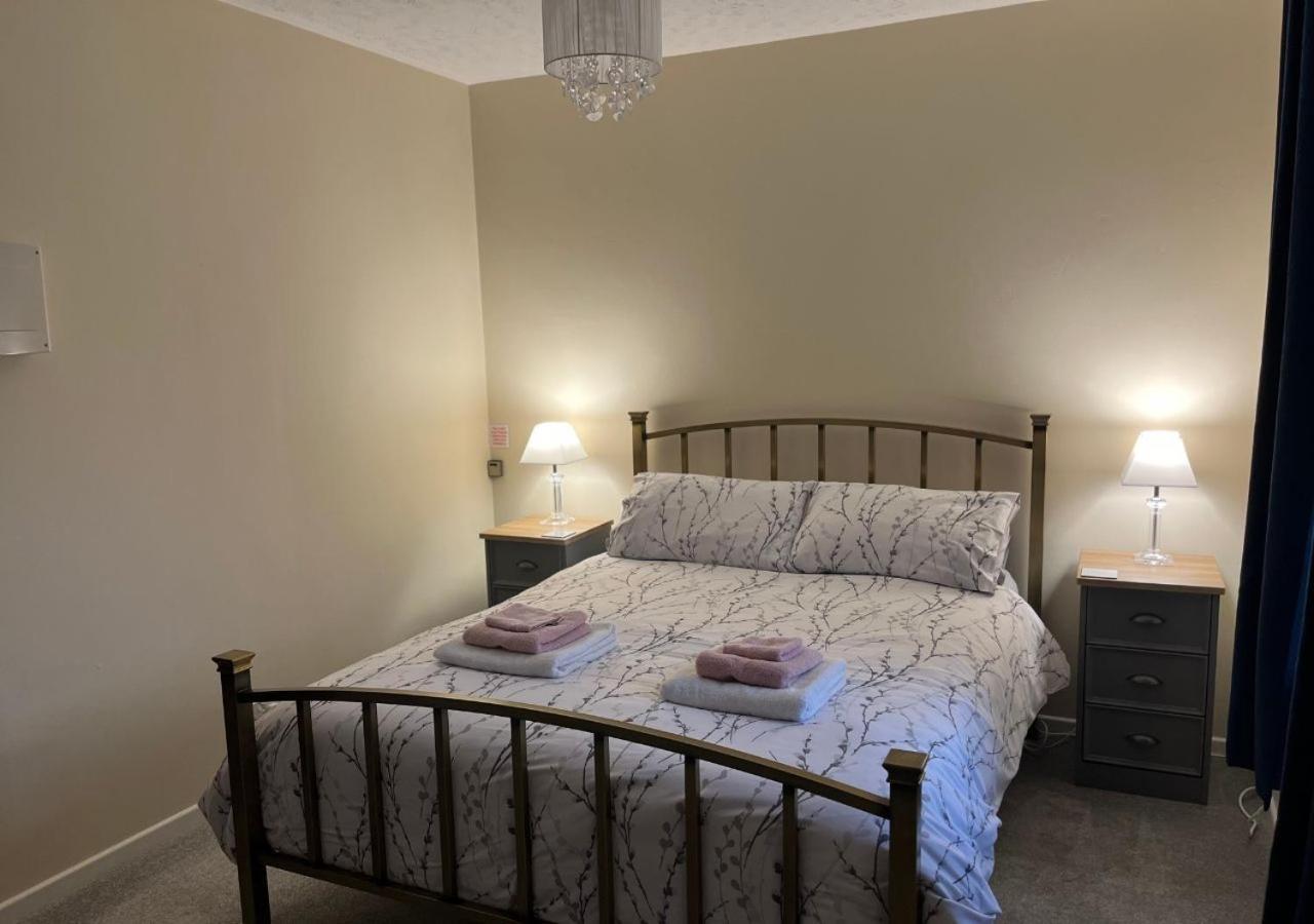 3 Bedroom Apartment, Ballymena, The Wee Stop Gap Extérieur photo