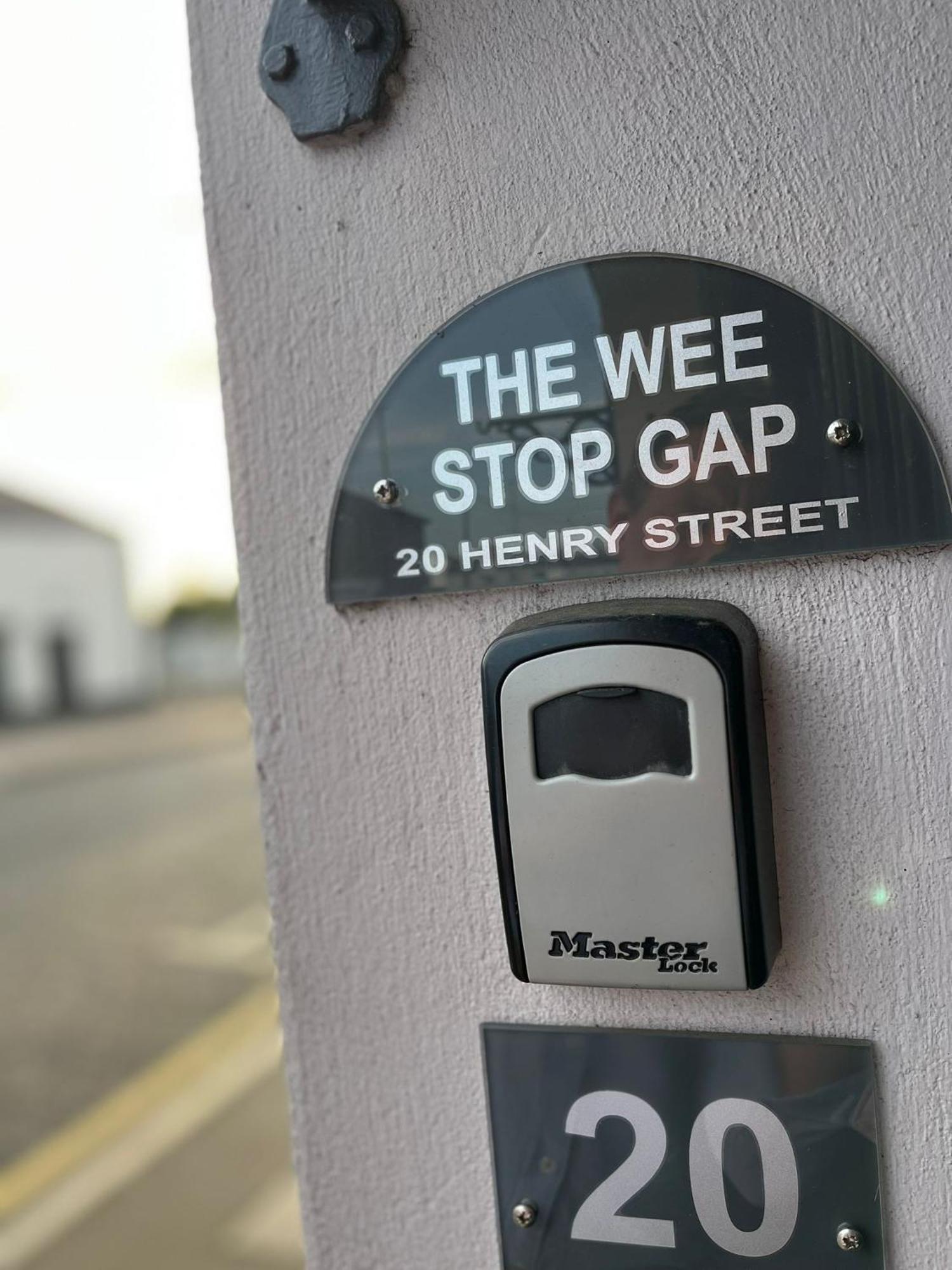 3 Bedroom Apartment, Ballymena, The Wee Stop Gap Extérieur photo